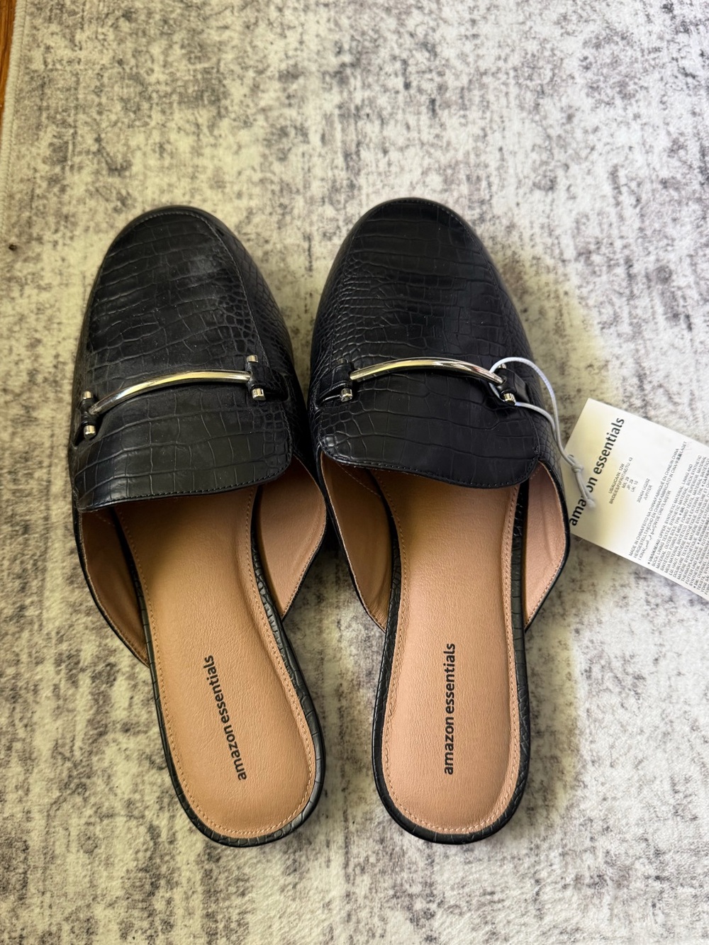 Amazon Essentials Women’s Black Croc-Embossed Slip-On Loafers